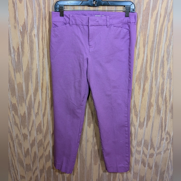 Pants - Old Navy Mid Rise Skinny Pixie Pants Size 8 in Purple